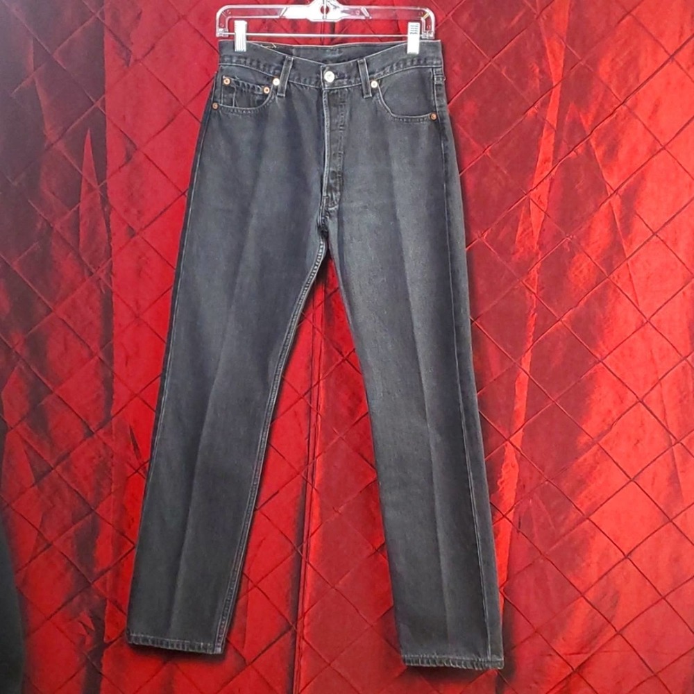 501 Levi's High-Rise Straight Jeans in Washed Black